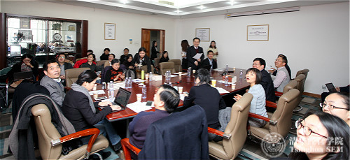 1482915467000028310.jpg 2.OLLO论坛-论坛主席、清华经管成人自拍视频
陈国权教授启动论坛并介绍出席论坛的领导和嘉宾_meitu_4.jpg